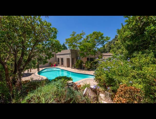 5 BEDROOM HOUSE FOR SALE IN SONSTRAAL